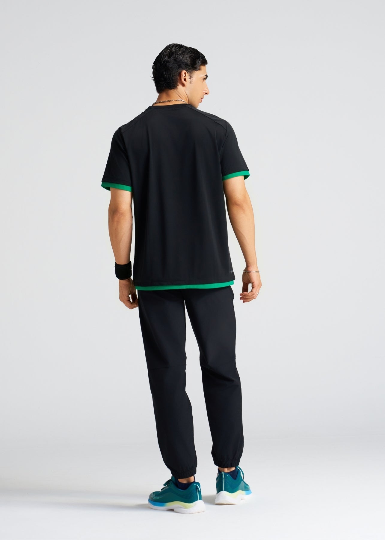 Men Performance Round Neck Tee Black