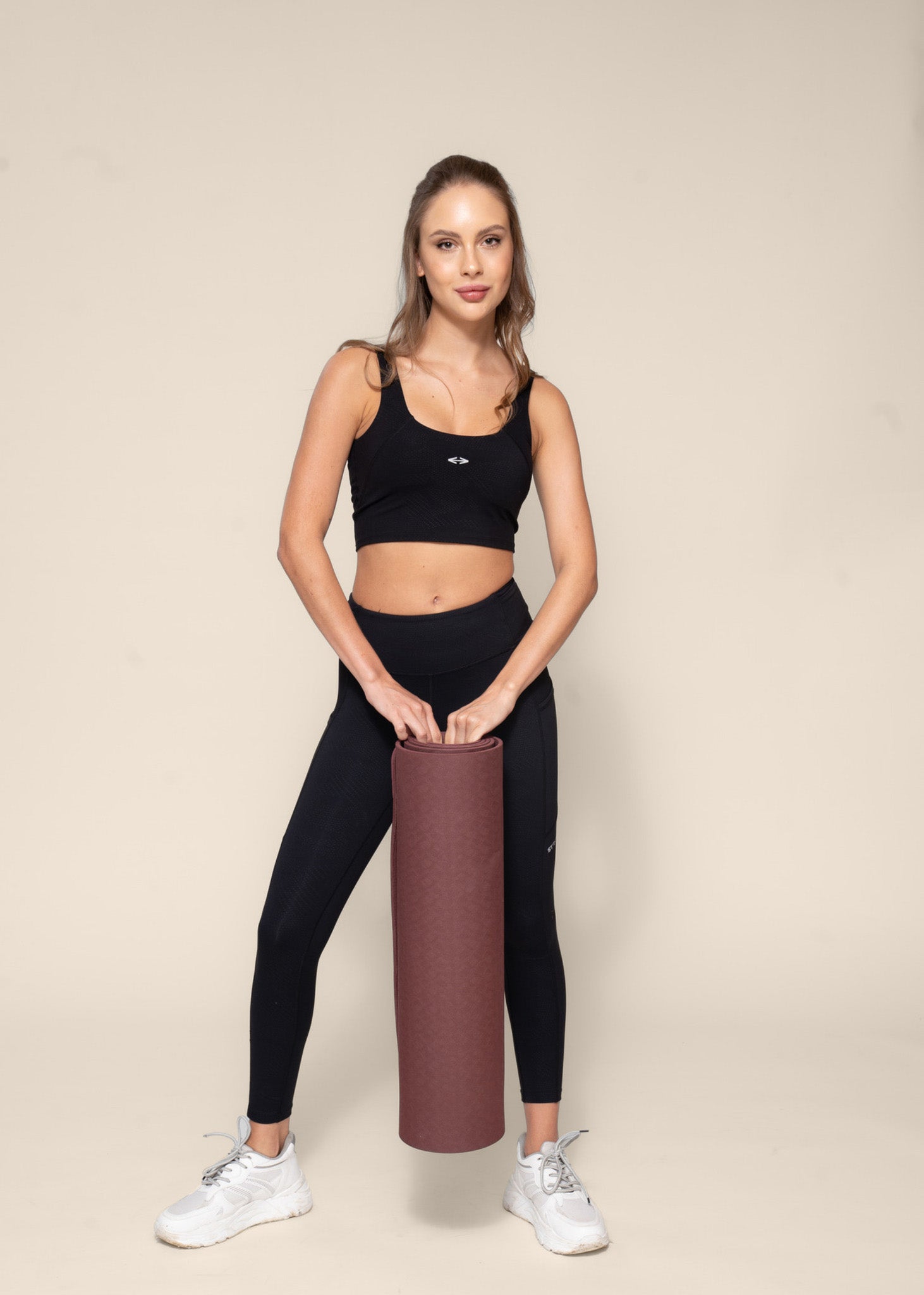 Medium Impact high coverage bra tank - Black