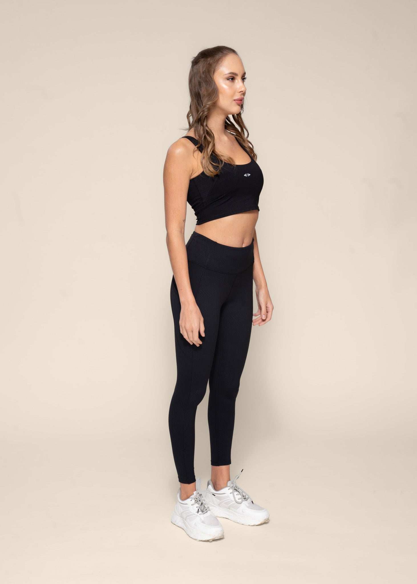 Medium Impact high coverage bra tank - Black