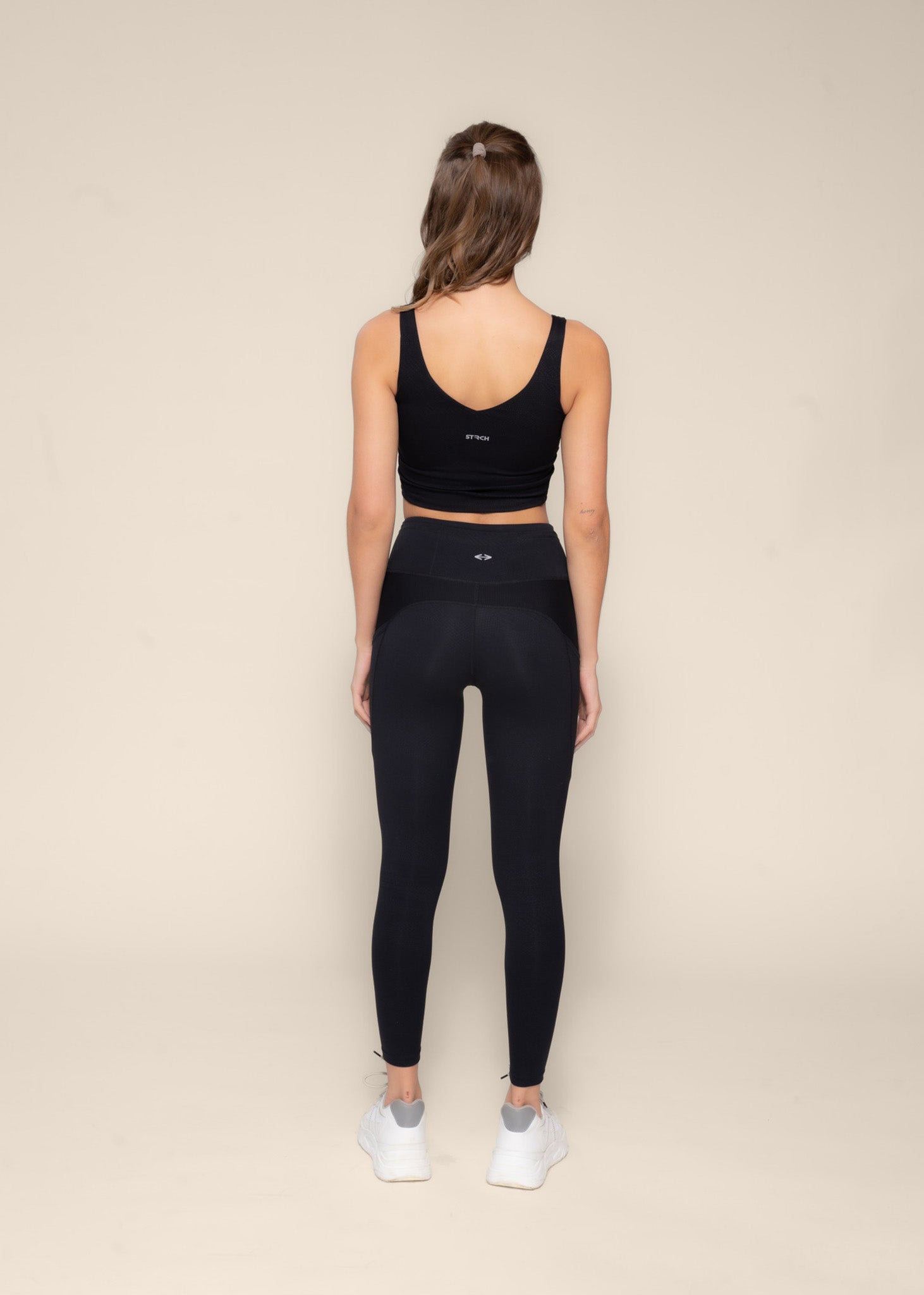 Medium Impact high coverage bra tank - Black