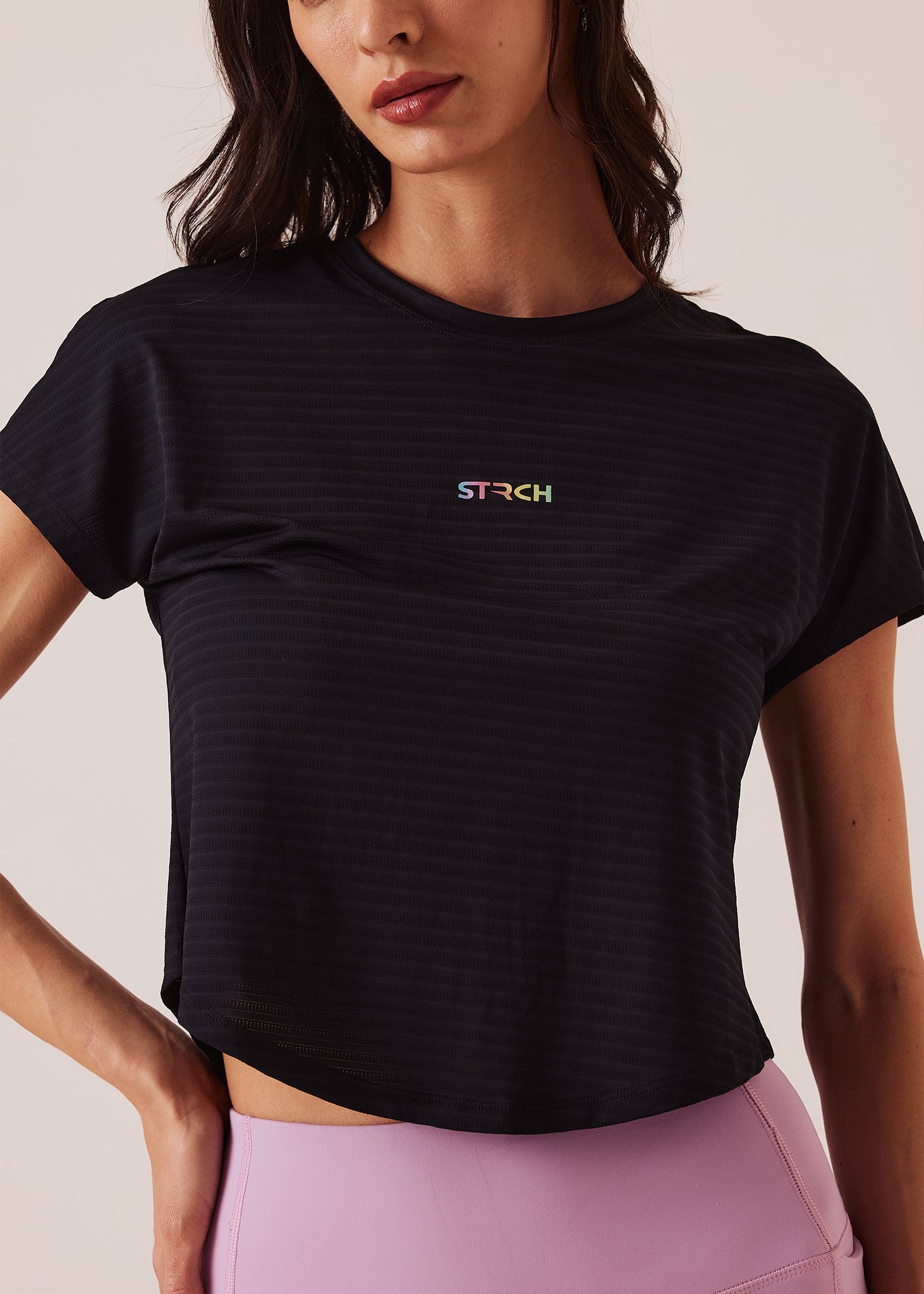 Breatheable Cropped Back-slit Top - Jet Black