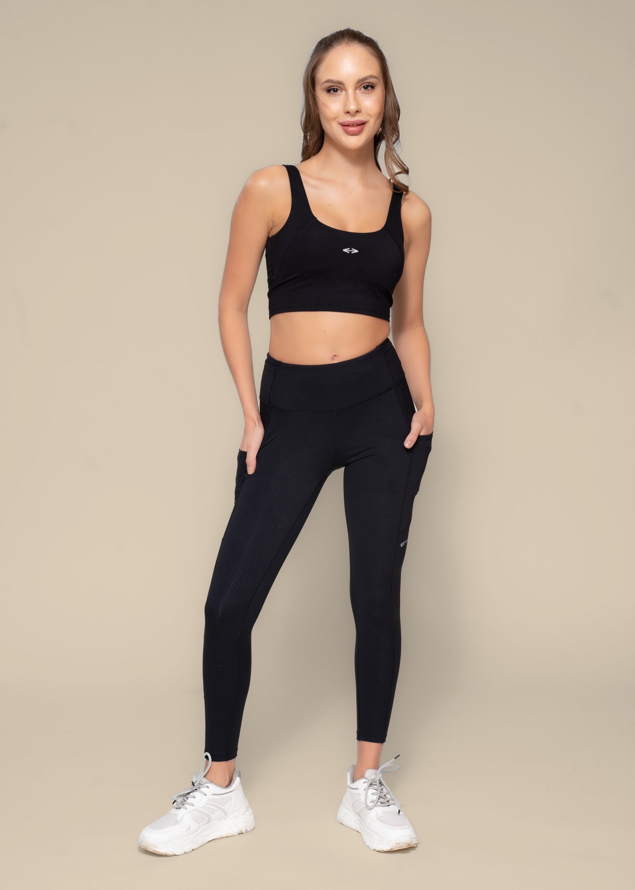 Play Core Embossed leggings - Black - 1