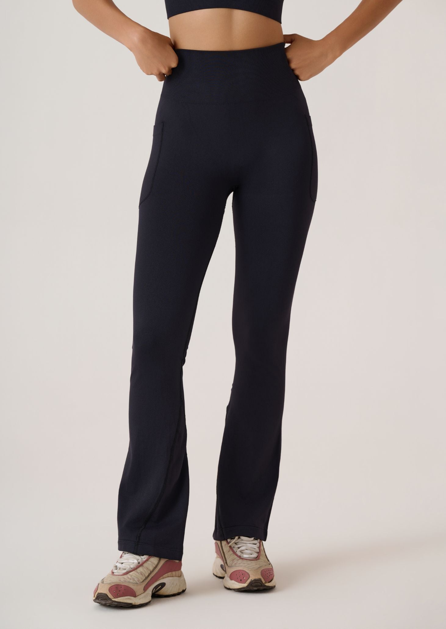Criss Cross Flare Leggings - Slim Fit - Black