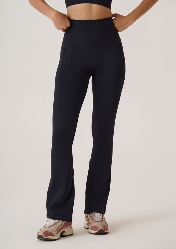 Criss Cross Flare Leggings - Slim Fit - Black