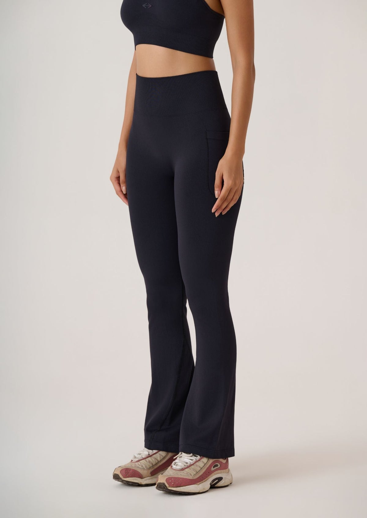 Criss Cross Flare Leggings - Slim Fit - Black