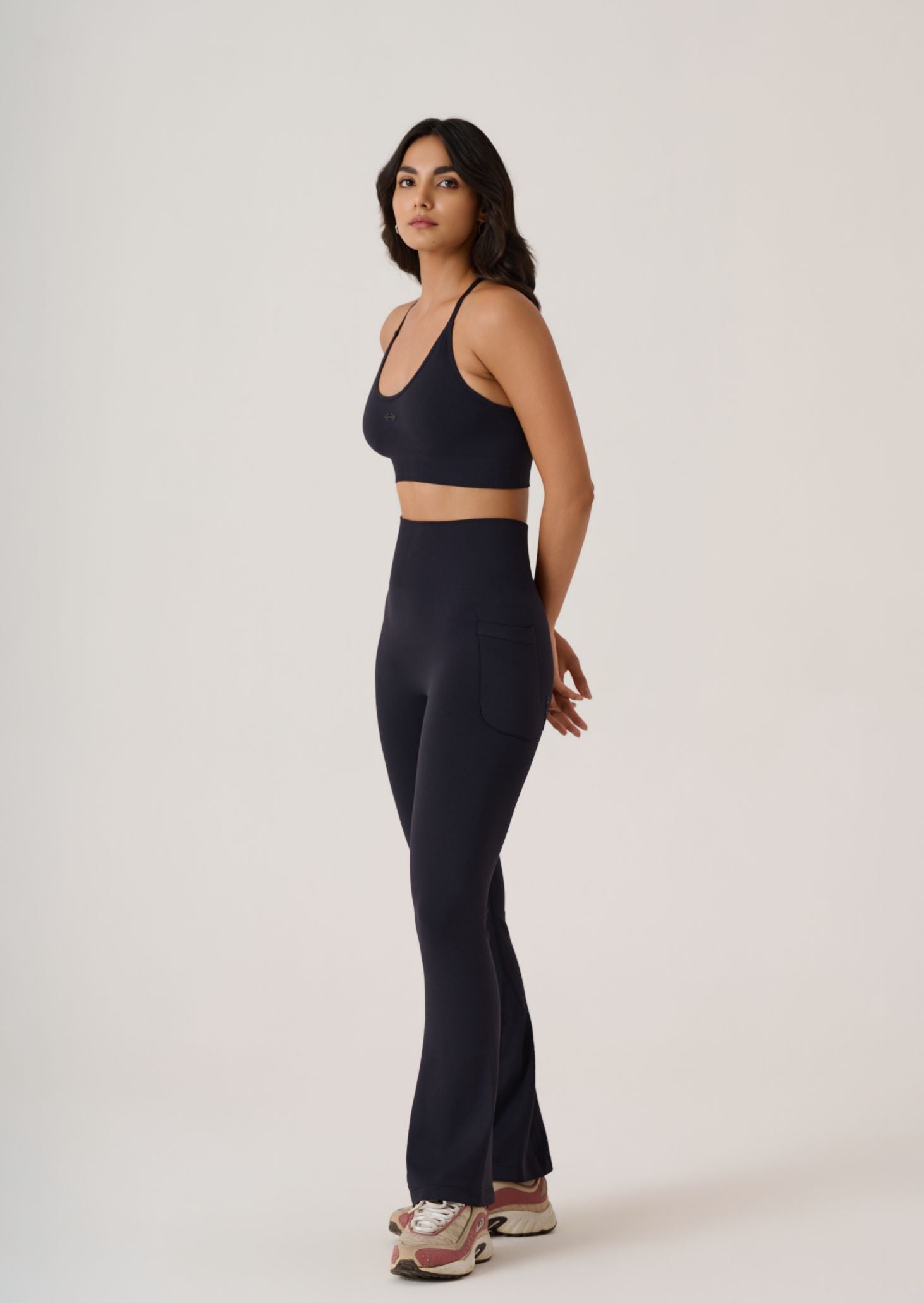 Ultimate Yoga Studio Sports Bra - Black
