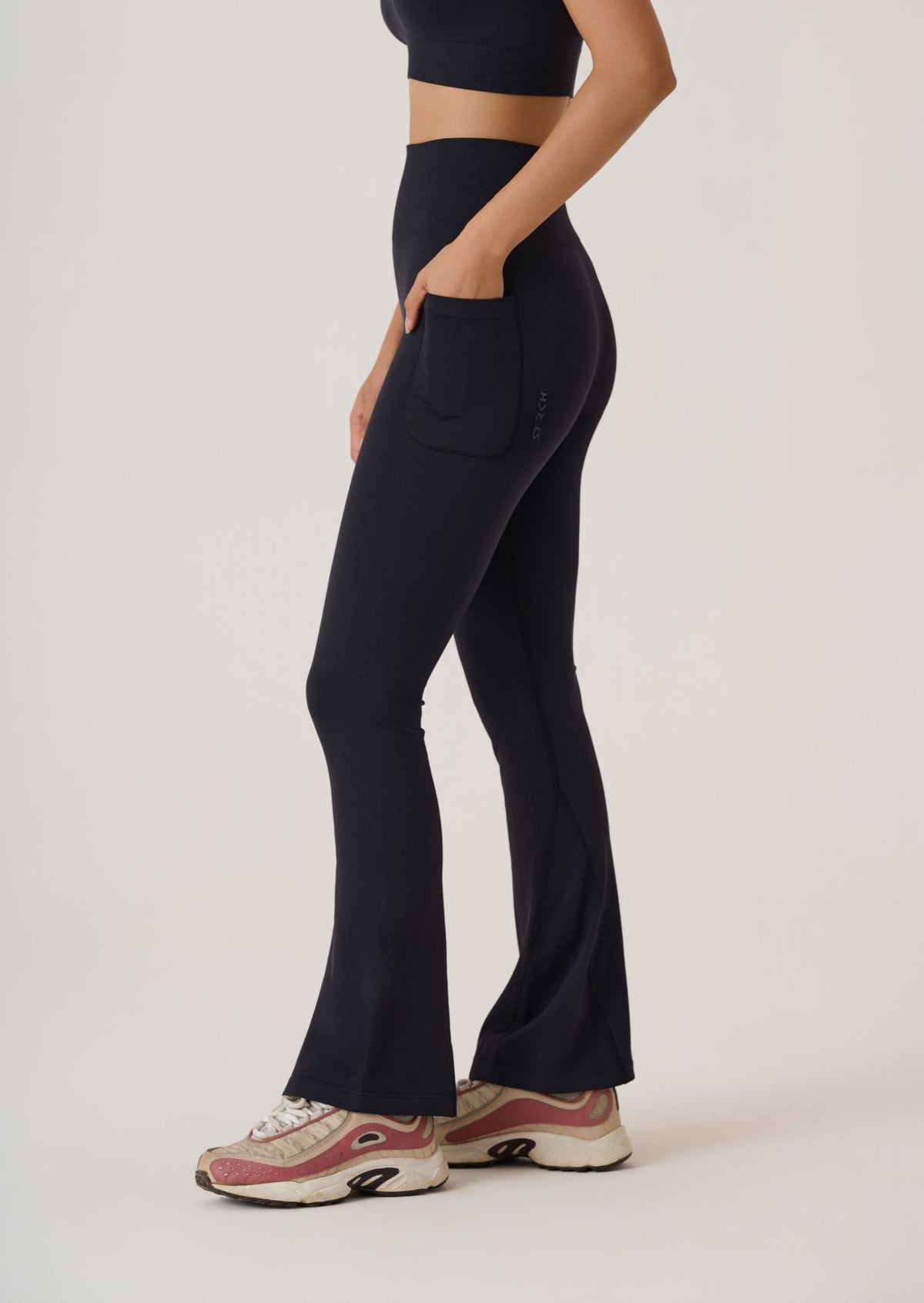 Criss Cross Flare Leggings - Slim Fit - Black