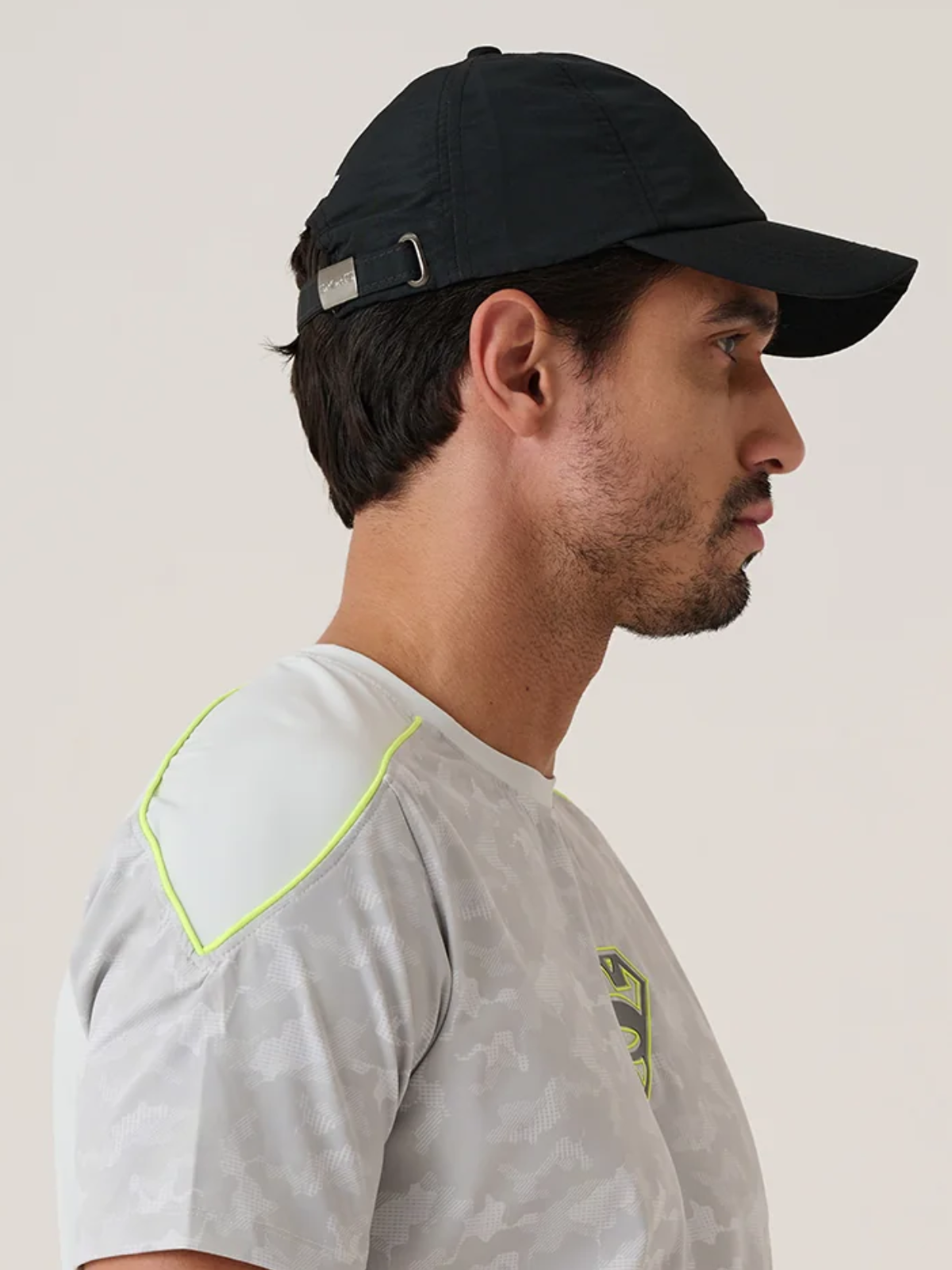 Contrast shoulder panel seams on the STRCH Foggy Dew tee